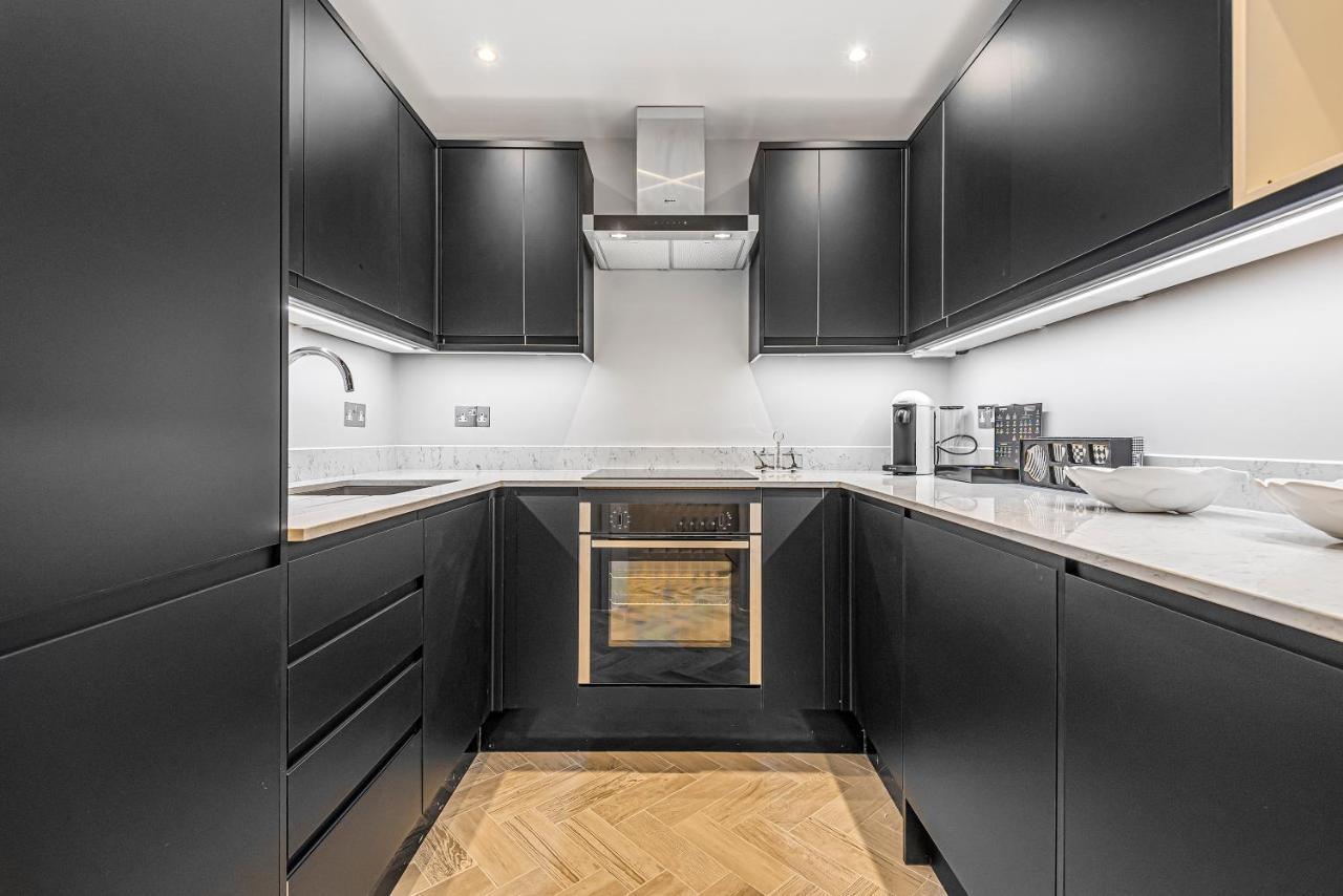 Stunning 2Bd 2Bth Private Balcony View Of Harrods With Ac London Exterior photo